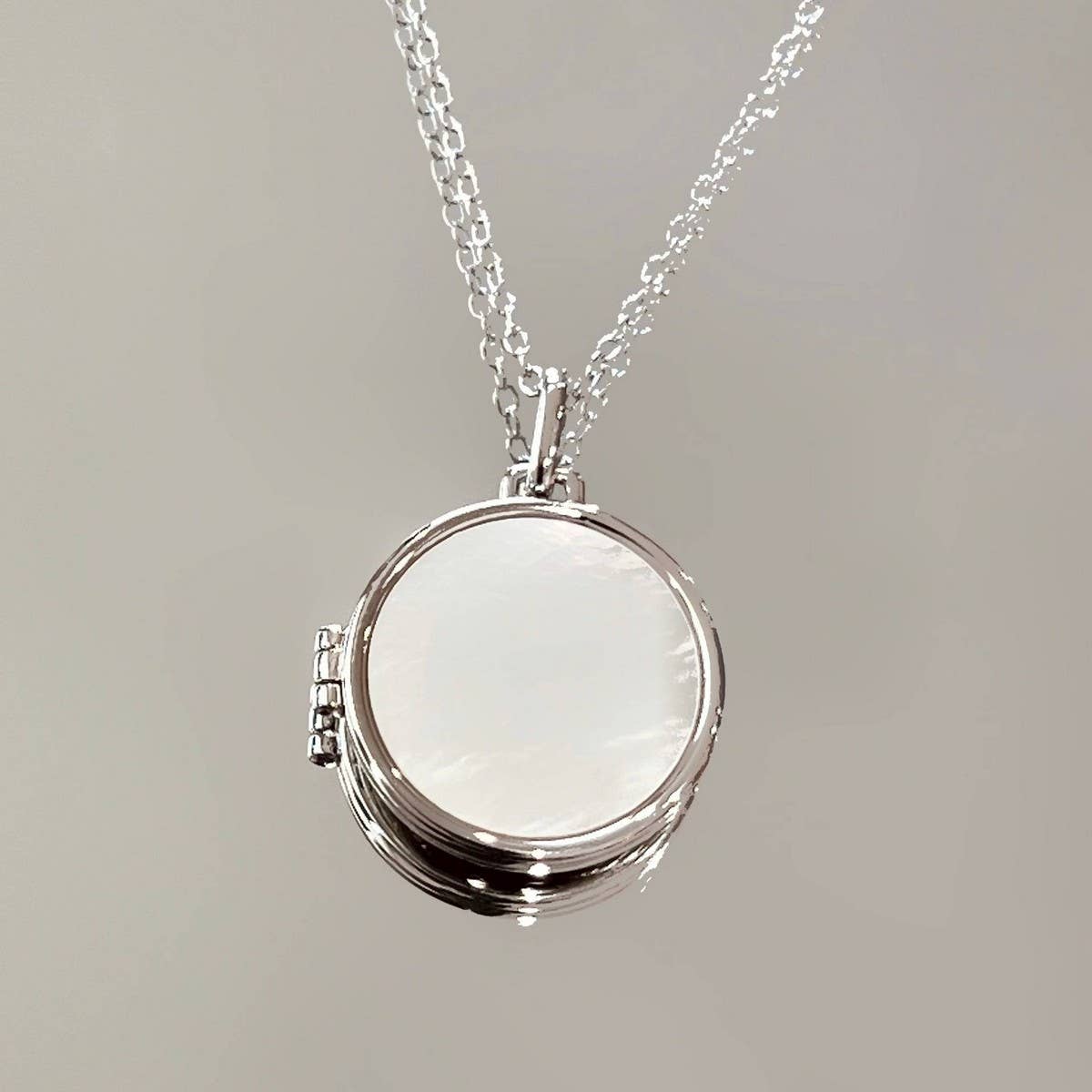 NEW SIMPLE SHELL OPEN AND CLOSE PENDANT NECKLACE_CWMM3822