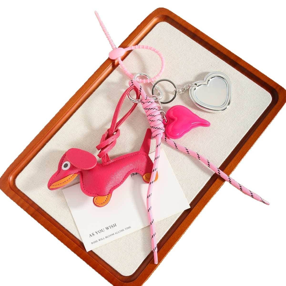 RETRO SAUSAGE DOG KEYCHAIN WITH CLIMBING ROPE_CWMM7738