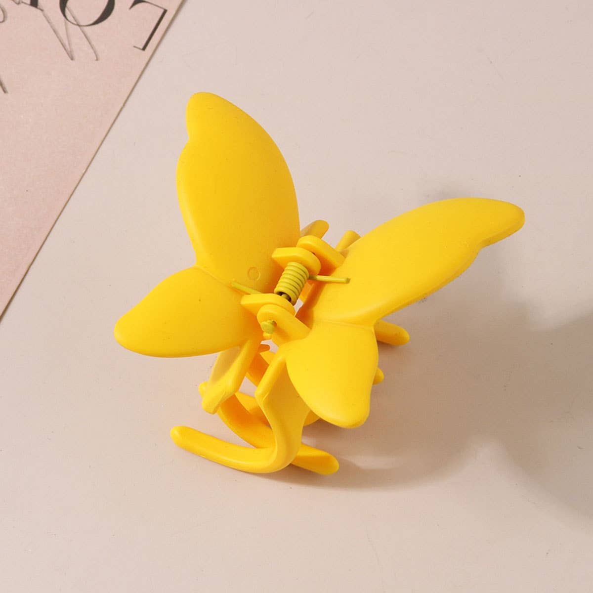MATTE BUTTERFLY HAIR CLAW CLIP STRONG STYLISH_CWAHA0087