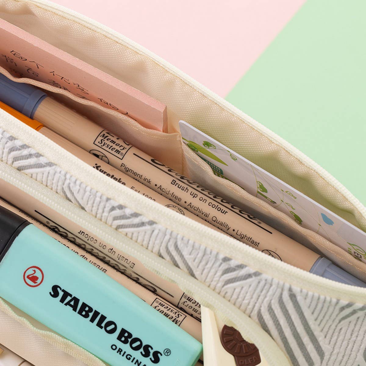 SIMPLE LARGE CAPACITY WINDOW PENCIL CASE_CWMM1982