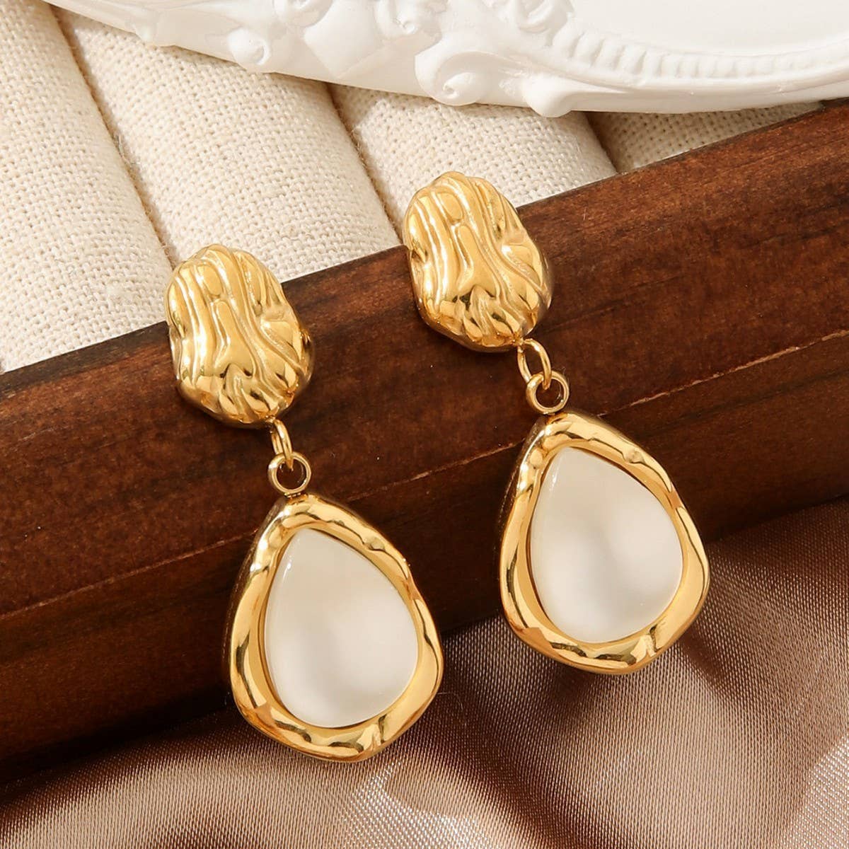 Vintage Moonstone 18K Stainless Steel Earrings_Cwmm3655