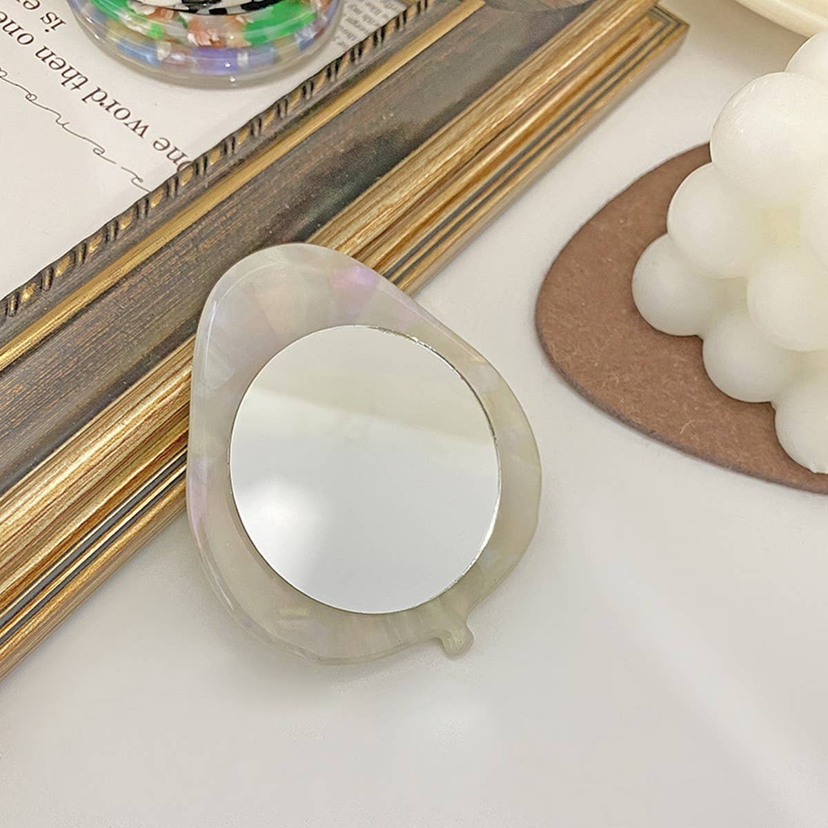 COMPACT ACETATE LEAF SHAPED MAKEUP MIRROR_CWMM6398