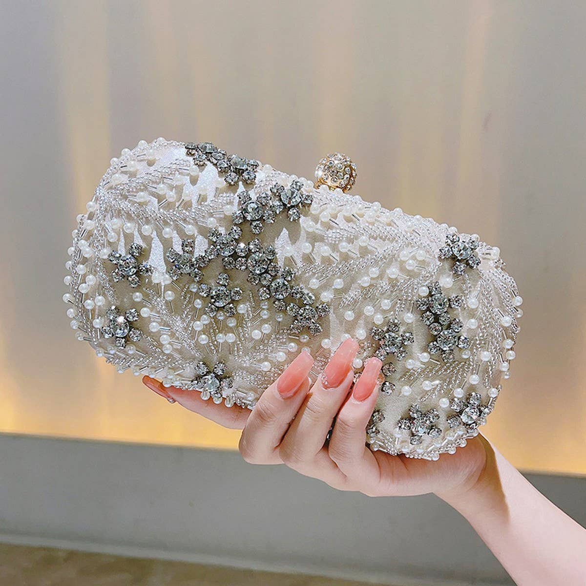 TEMPERAMENTAL HIGH END NICHE BEADED CLUTCH_CWAB2502