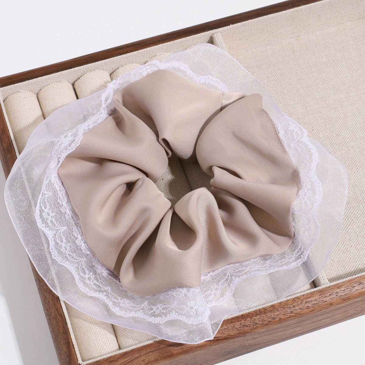 HIGH END RETRO LACE HAIR TIE_CWAHA2300