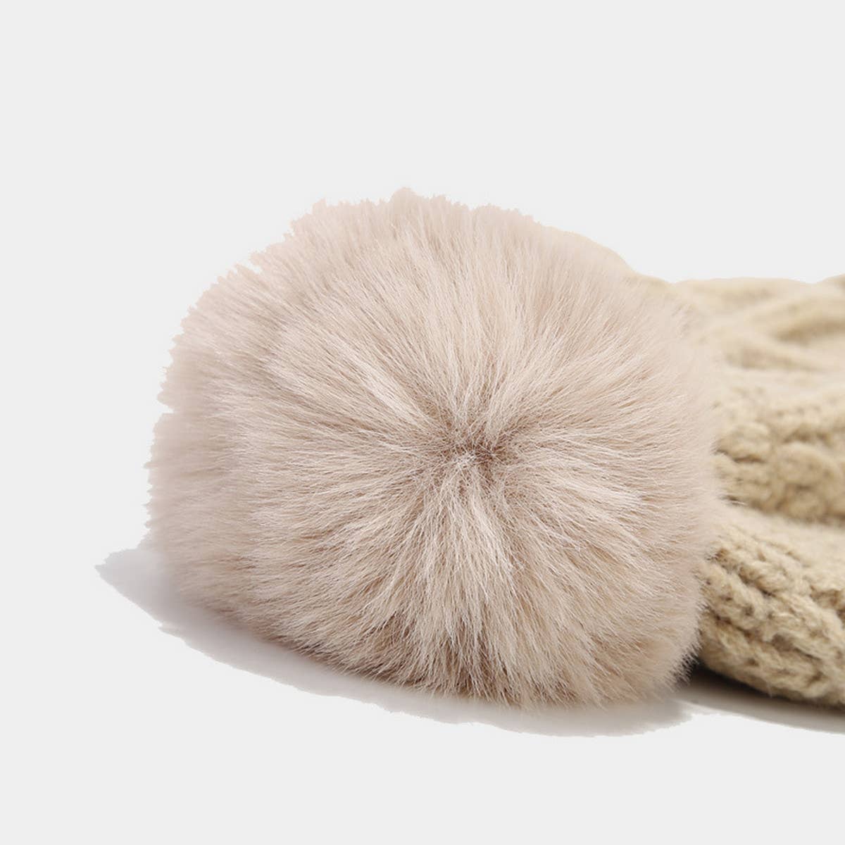 CABLE KNIT HAT SCARF AND GLOVES THREE PIECE SET_CWAH1580