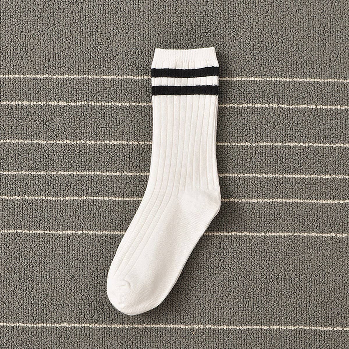 Wo-Striped Preppy Mid-Length Socks_Cwms0995