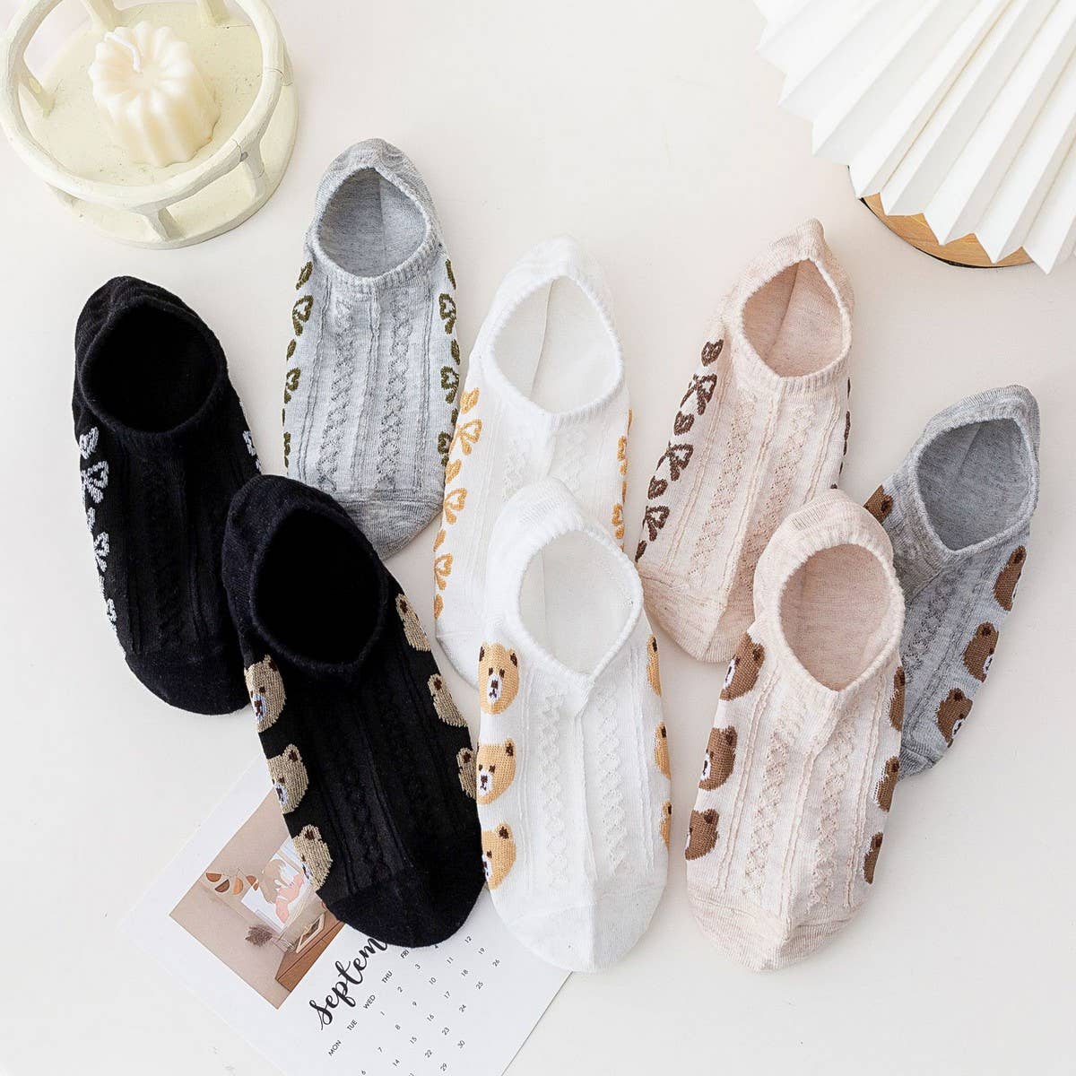 CARTOON BEAR SILICONE ANTI SLIP BOAT SOCKS_CWMS2023