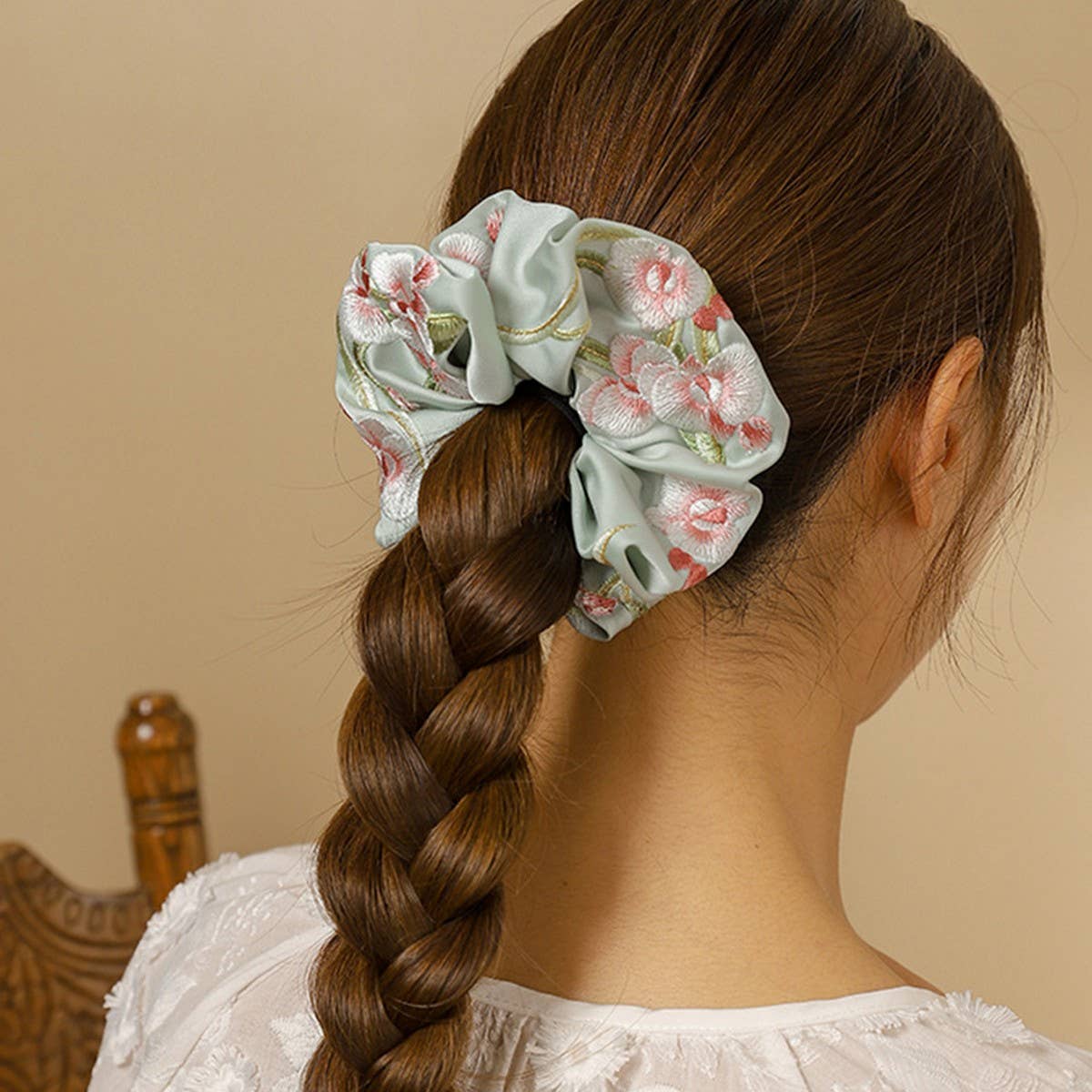 ORCHID EMBROIDERED HAIR TIE FOR QIPAO_CWAHA5412