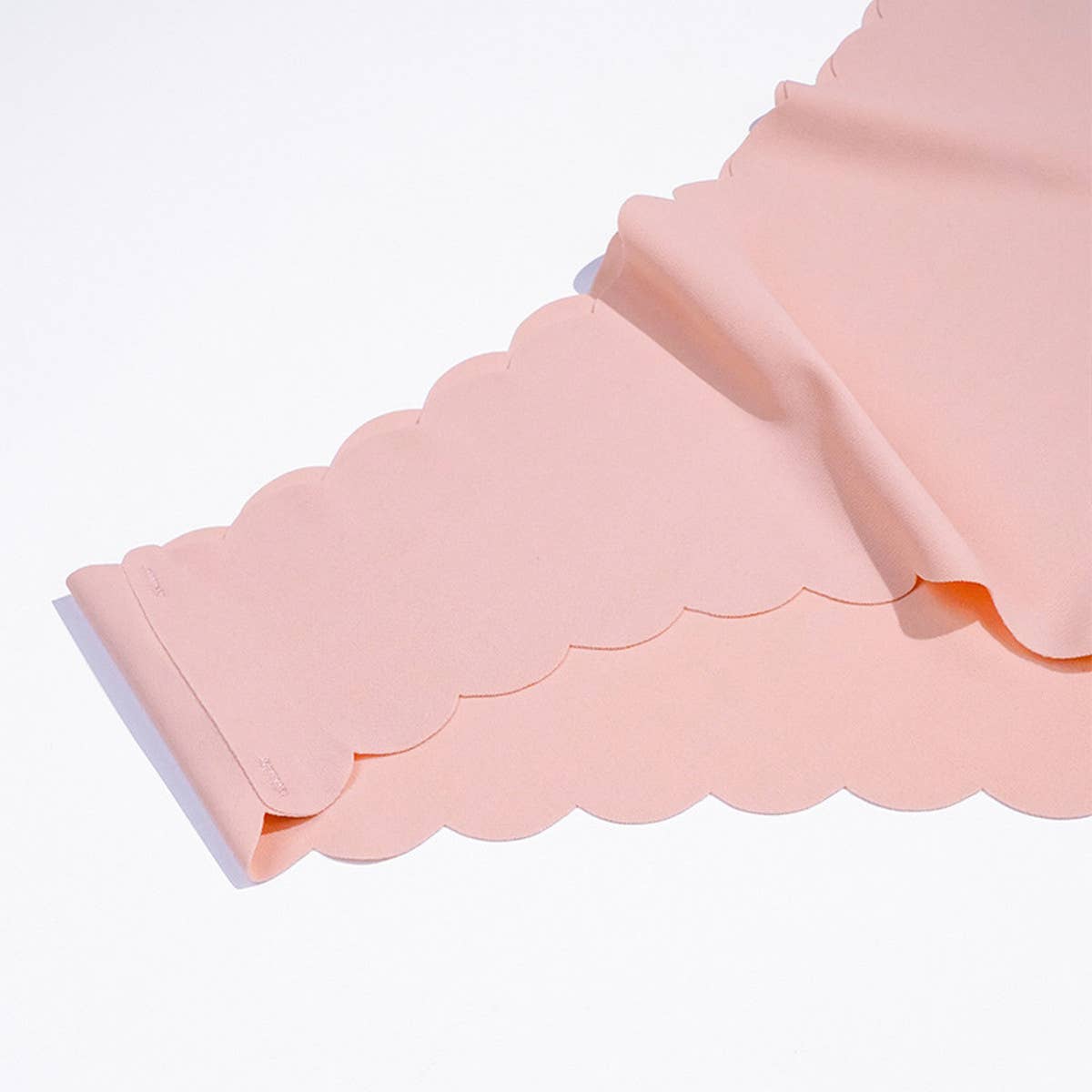 Women Mid-Waist Wavy Lace Ice Silk Panties_Cwmu0276