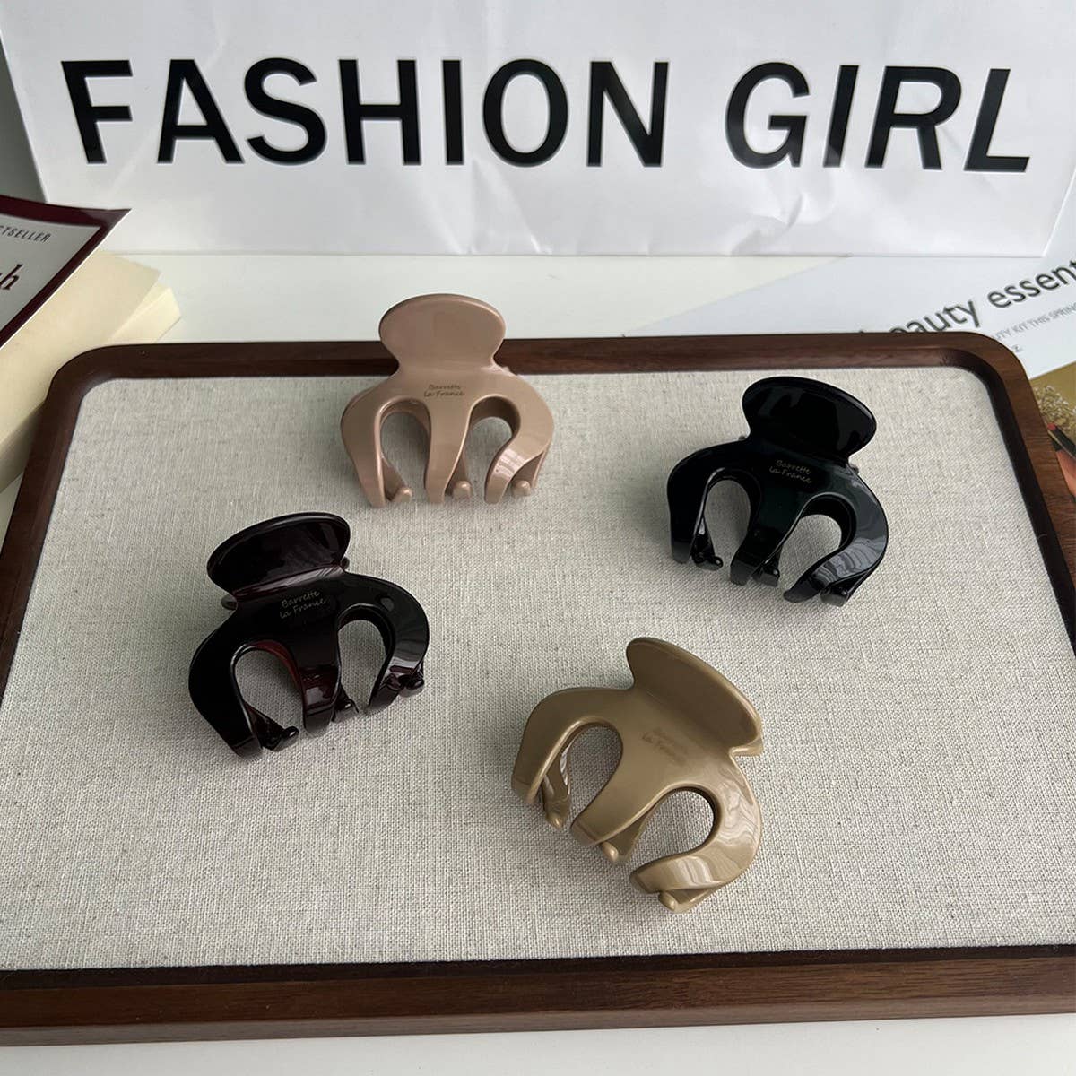 MEDIUM PUMPKIN ACETATE HAIR CLAW CLIP_CWAHA5957