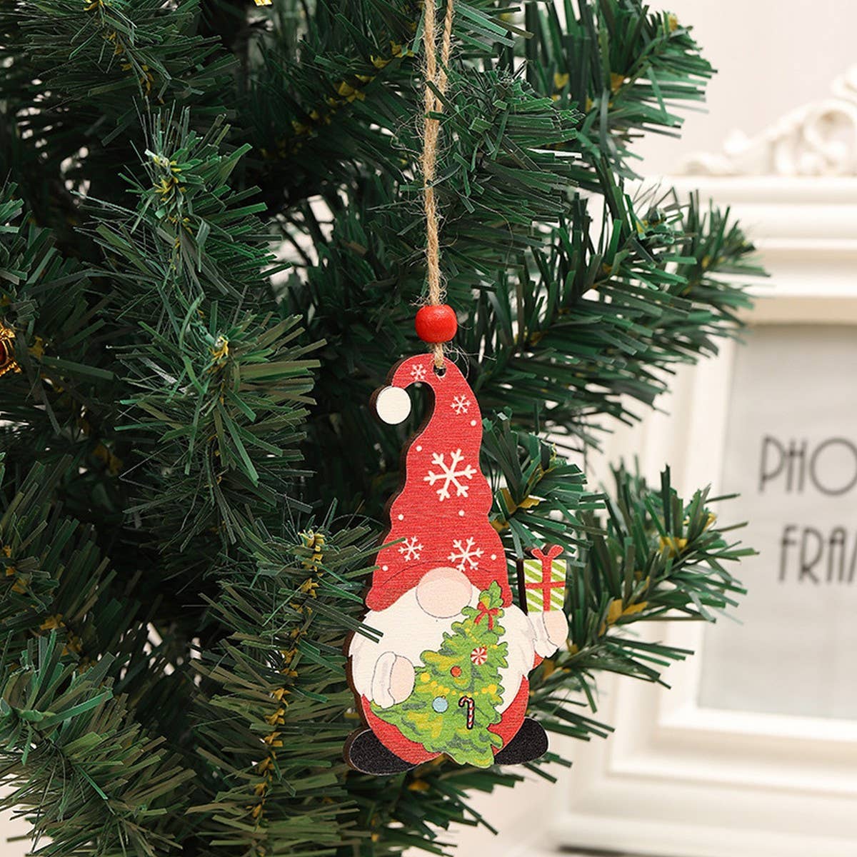 CHRISTMAS DECORATIONS PAINTED WOODEN PENDANTS_CWMM2650