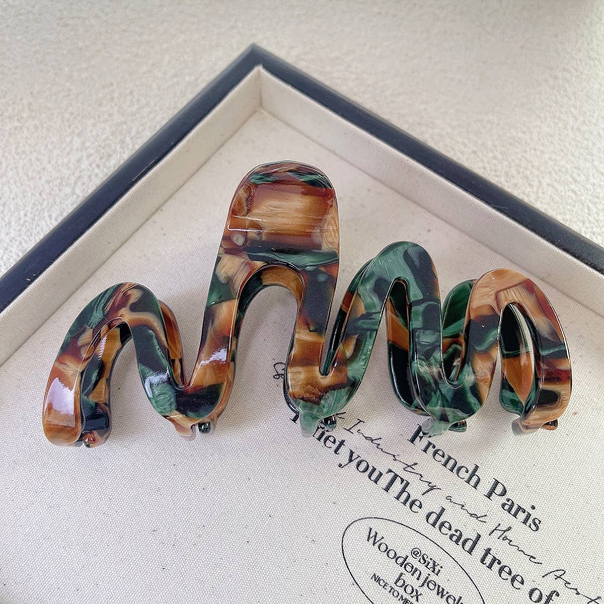 Wavy Hair Claw Luxe Large Volume Shark Clip_Cwaha1337