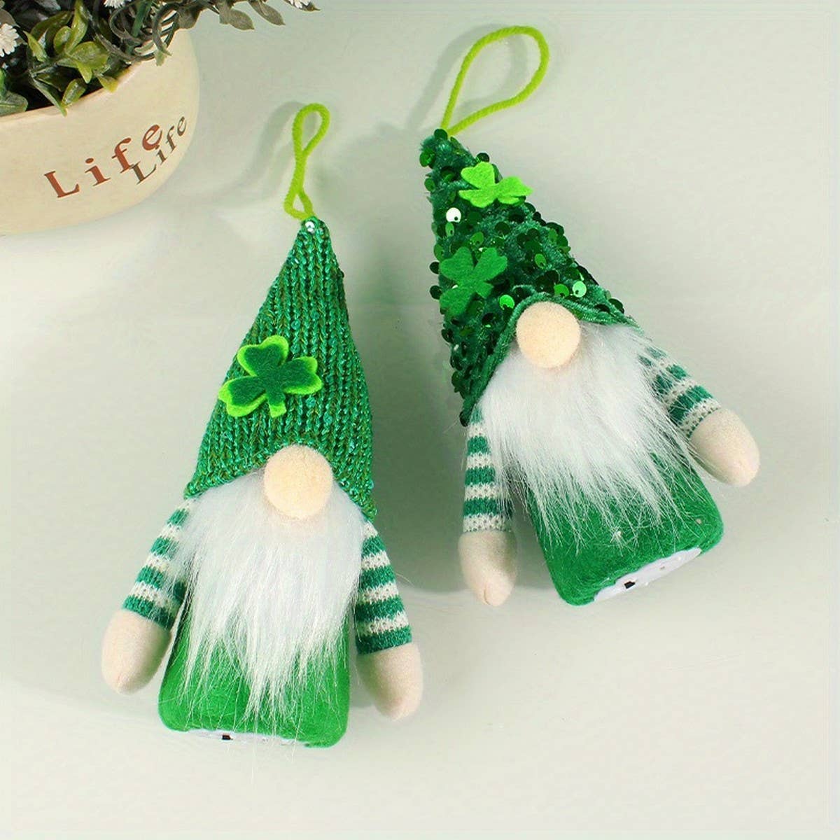 ST PATRICKS DAY SEQUIN HAT LIGHT UP ELF DOLL_CWMM3455