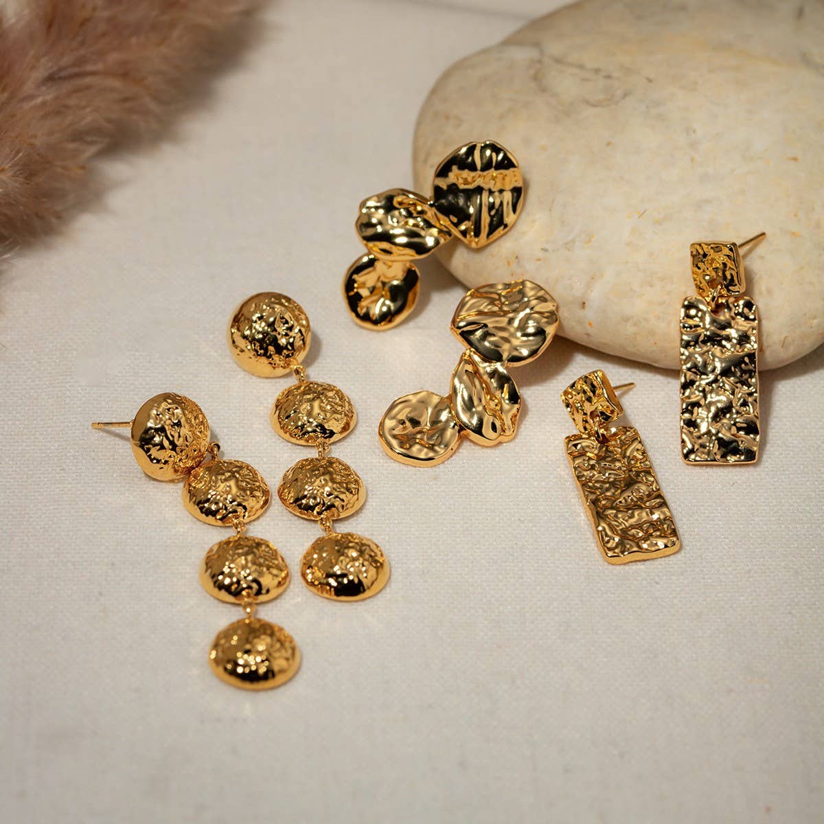 NICHE TEMPERAMENT HAMMER EARRINGS_CWAJE1799