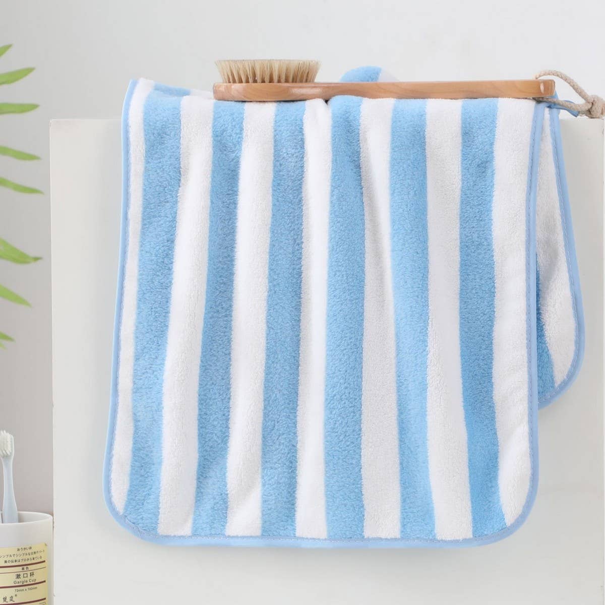 SOFT AND ABSORBENT CORAL FLEECE BATH TOWEL_CWMM2322