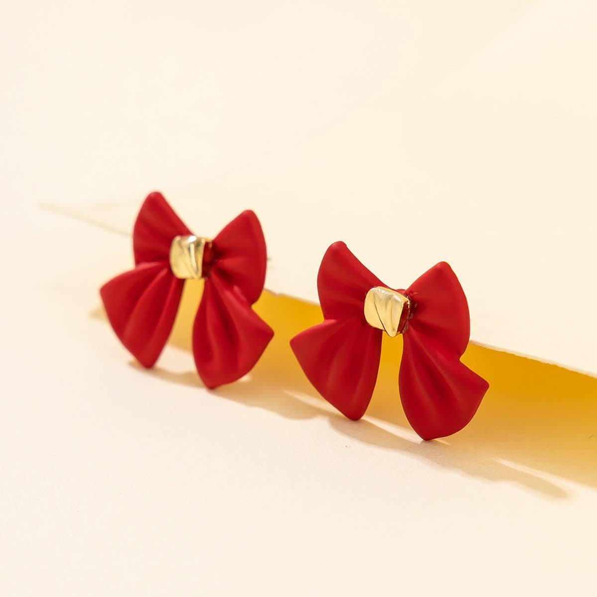 RED BOW EARRINGS MINIMALIST JEWELRY_CWAJE1137