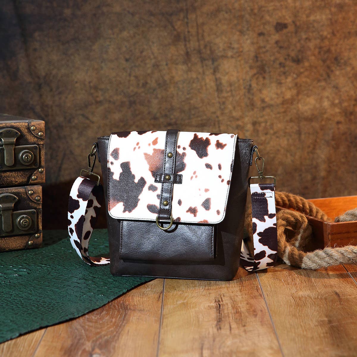 Women Printed Western Vintage Crossbody Bag_Cwab2593