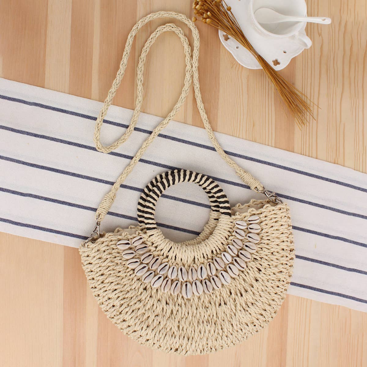 SIMPLE SEMICIRCLE HAND STRAW BAG_CWAB2105