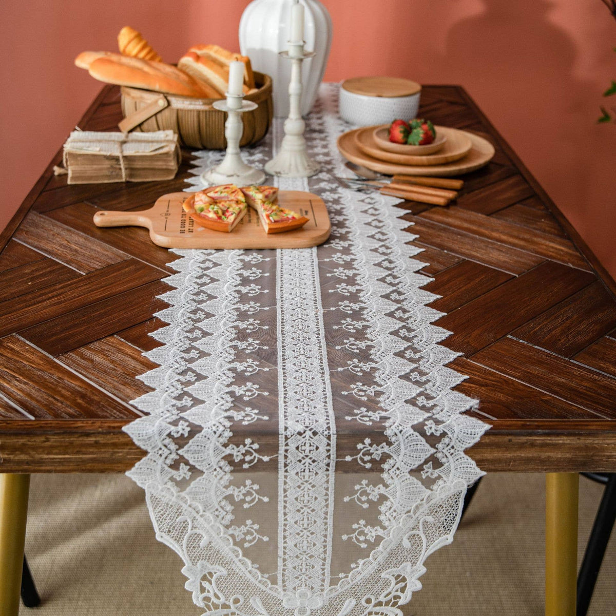 DANDY HOLLOWED TABLE RUNNER_CWMM0010