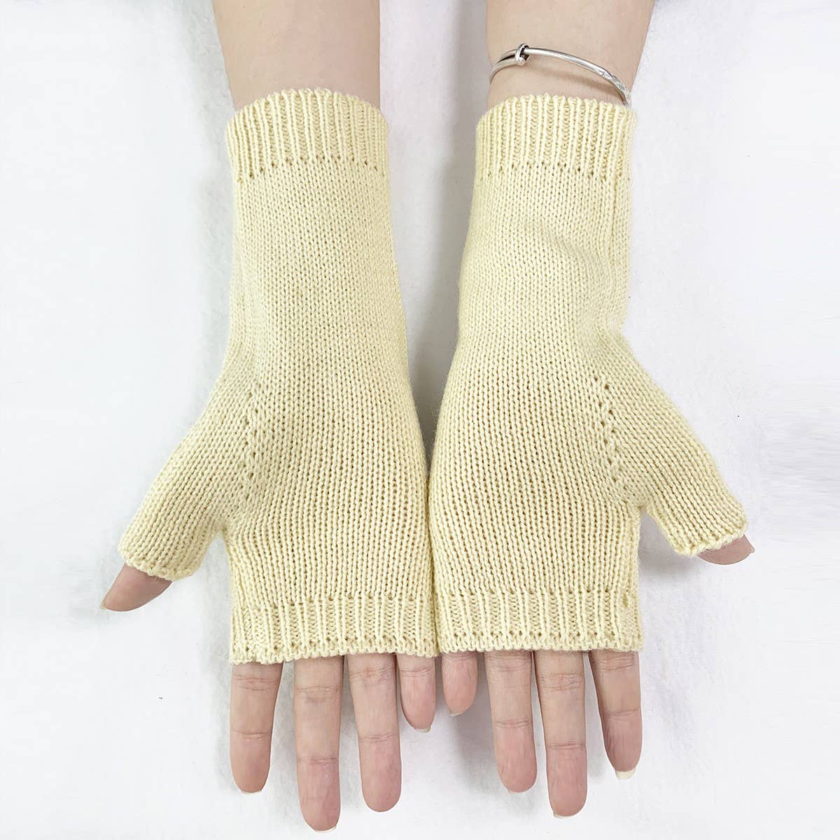 Womens Embroidered Swallow Half Finger Gloves_Cwmm1666