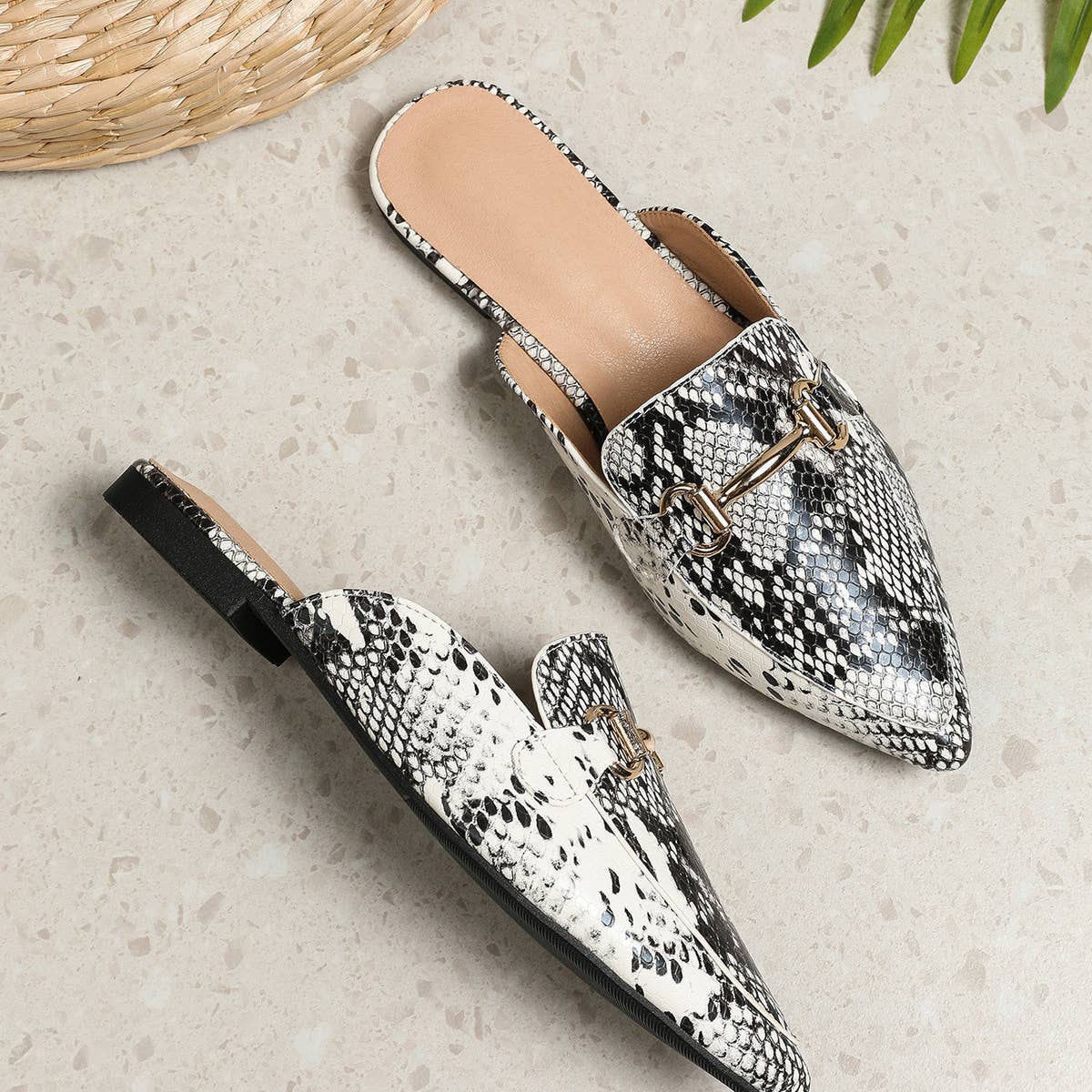 CASUAL SNAKE PRINT FLAT BOTTOM LAZY MULES_CWSHF0032