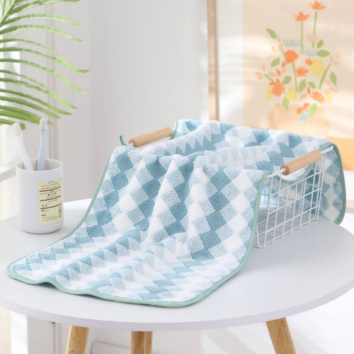 SOFT AND ABSORBENT CORAL FLEECE BATH TOWEL_CWMM2322