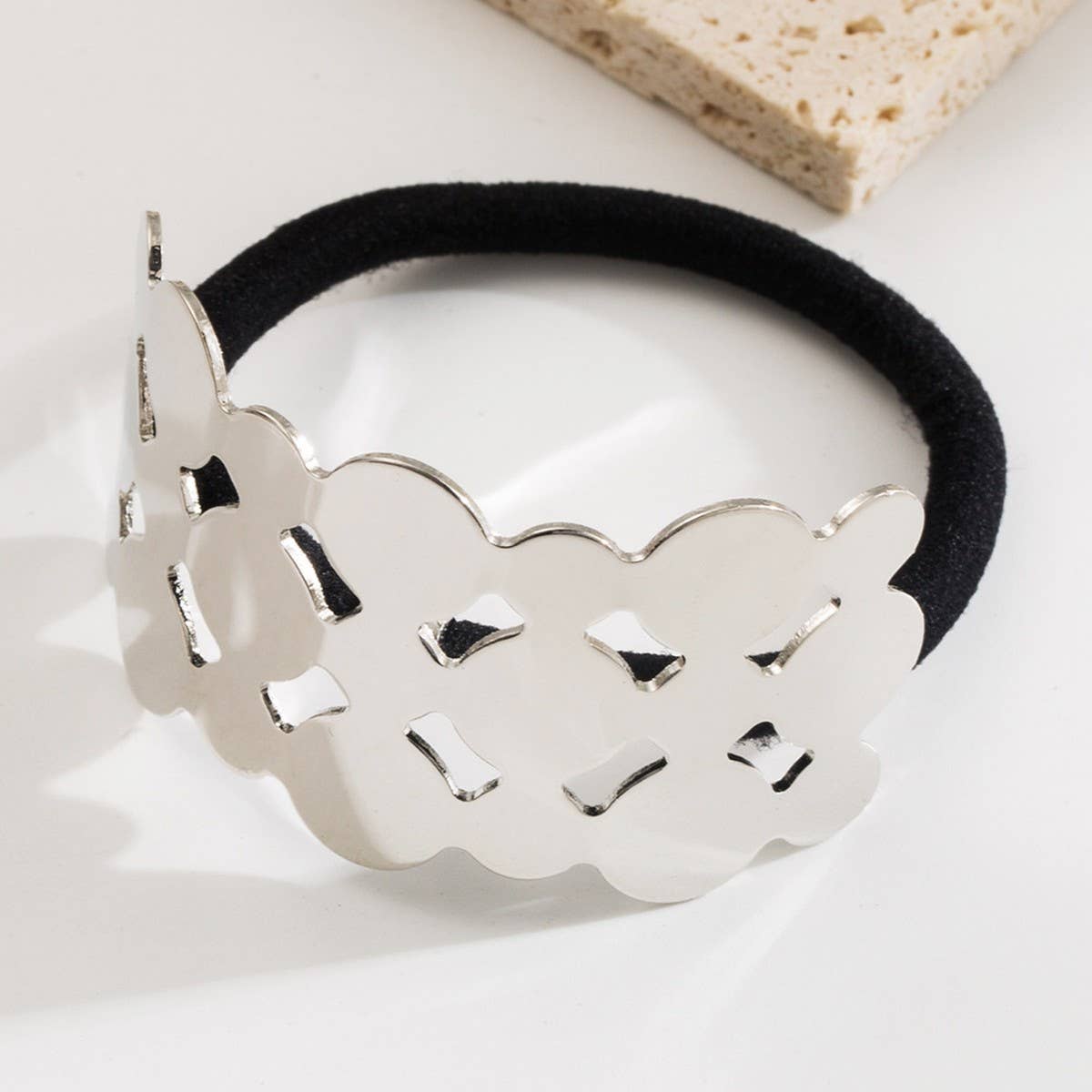 BRUSHED METAL HOLLOW LOW PONYTAIL HAIR TIE_CWAHA6252