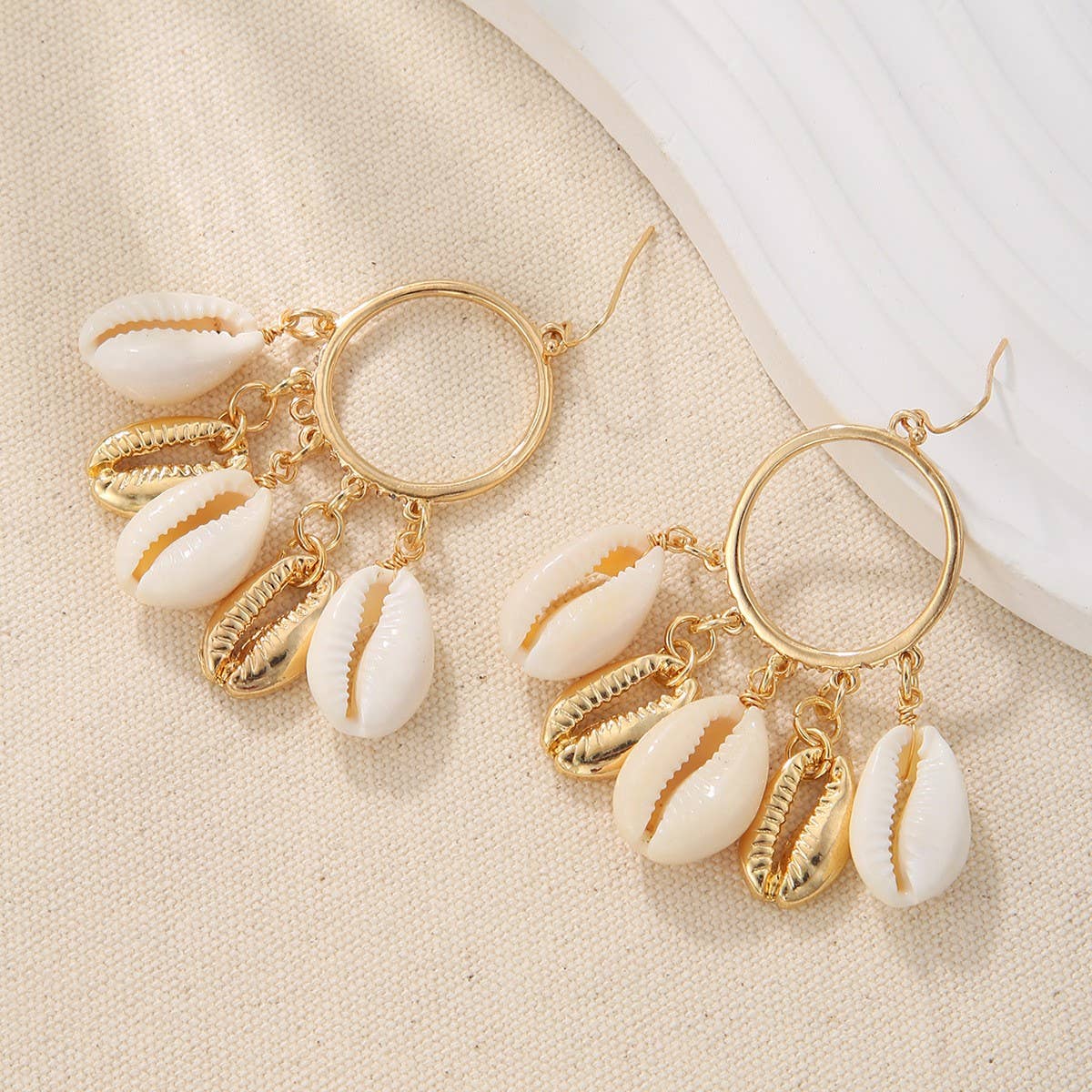 NEW SHELL BEADED PENDANT EARRINGS_CWAJE1555