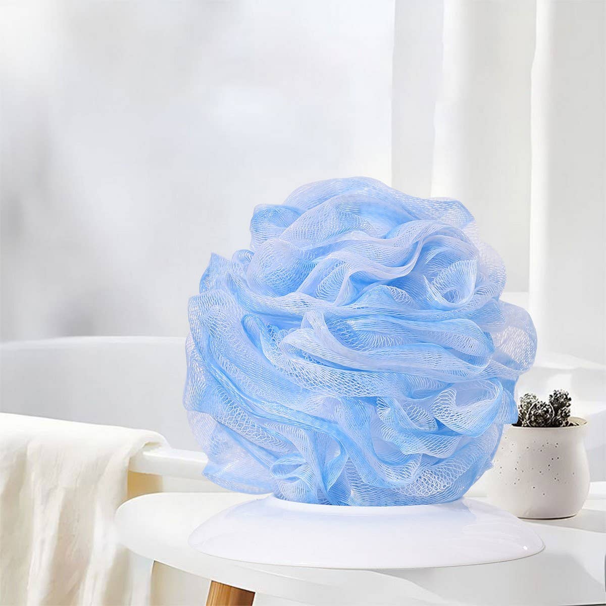 GRADIENT COLOR SOFT AND NON FADING BATH POUF_CWMM3352