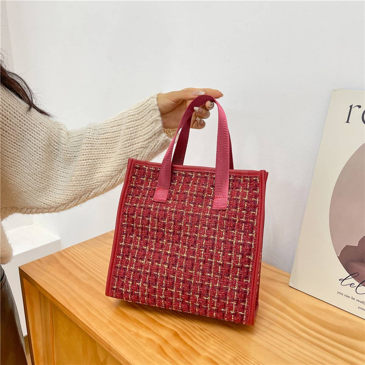 FASHION RETRO PORTABLE HAND HELD COSMETIC BAG_CWAB4444