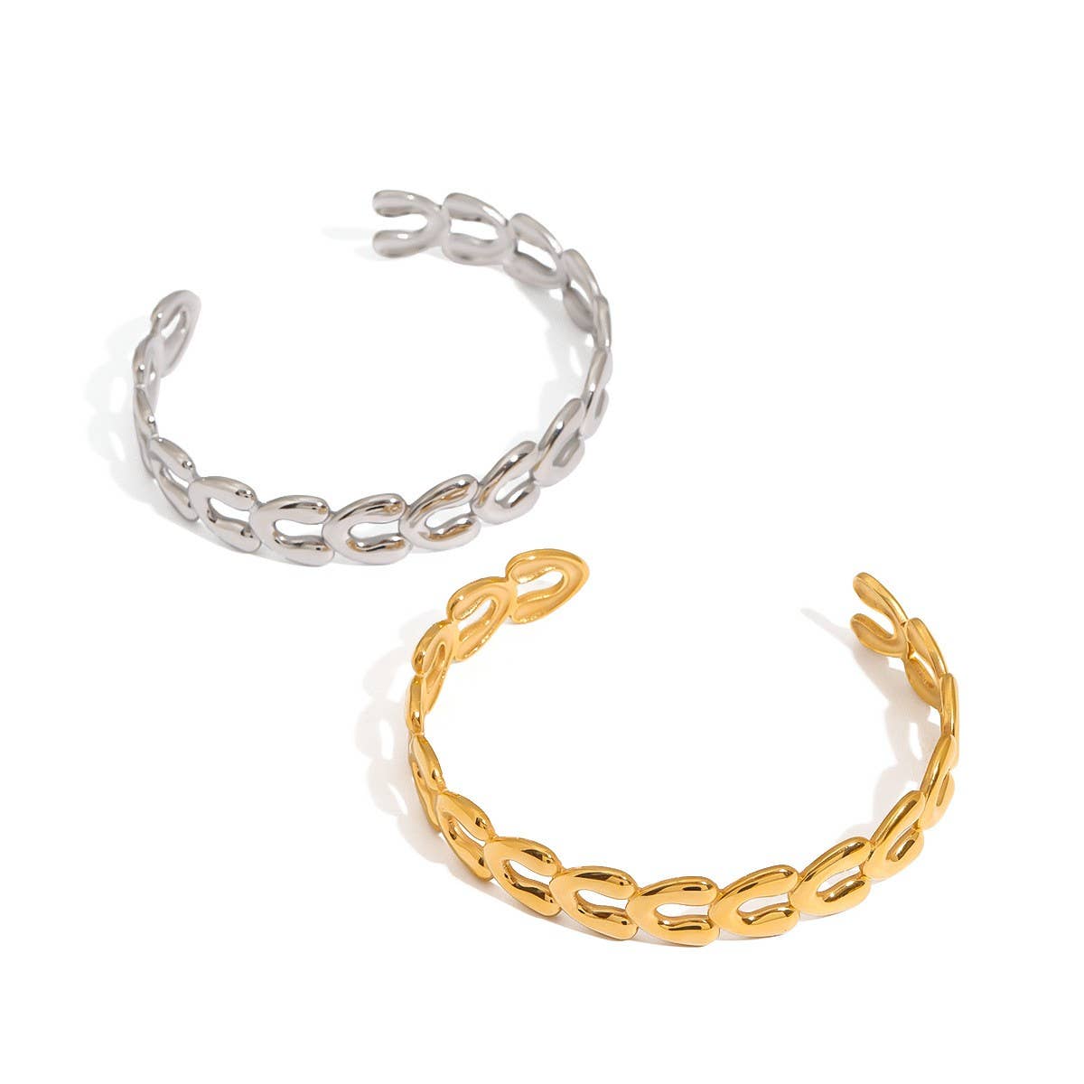 18K GOLD V SHAPED HOLLOW OPEN CUFF BRACELET_CWAJE4856