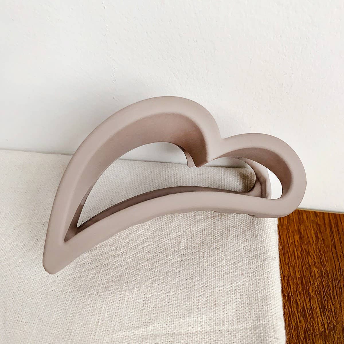 Heart Morandi Color Simple Hollow Hairpin