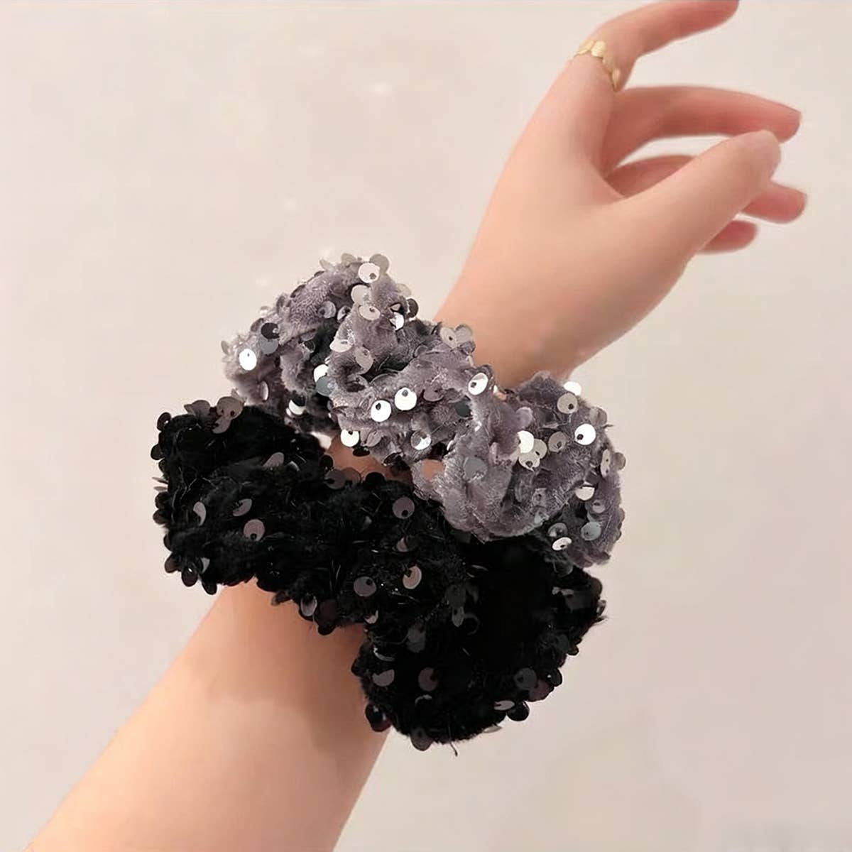 Black Sequin Hair Scrunchie Shiny Ponytail Holder_Cwaha07539