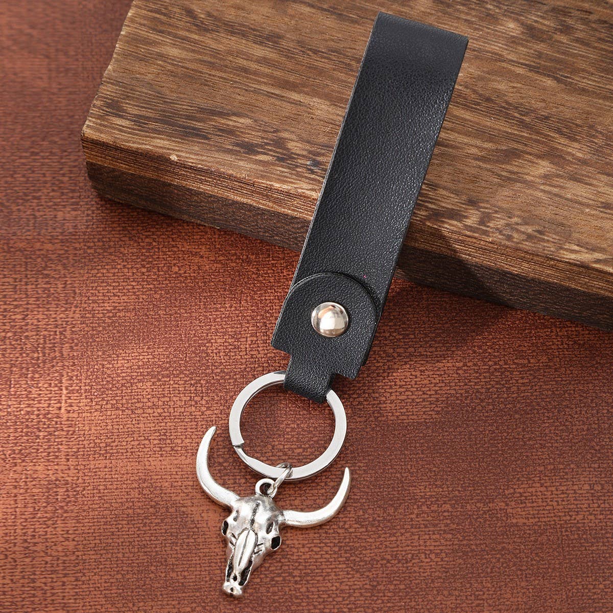 Vintage Leather Keychain_Cwmm0578
