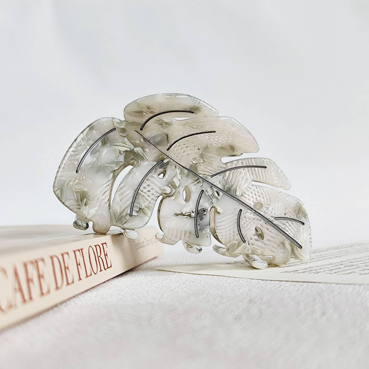Autumn Leaf Acetate Hair Claw ? Elegant Updo Clip_Cwaha07253