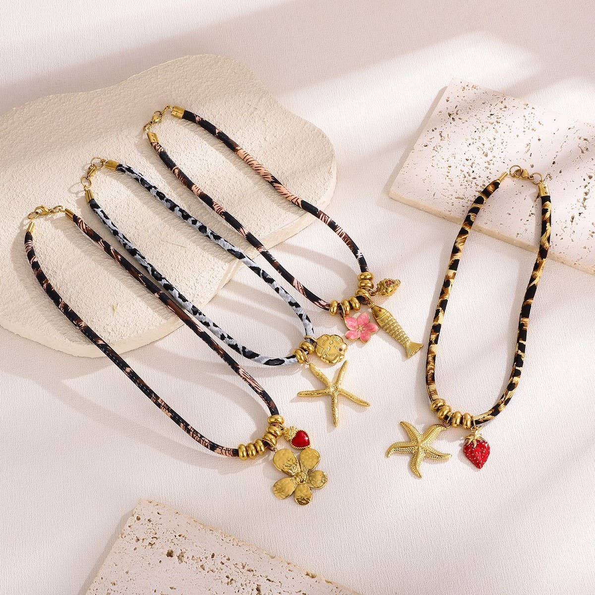 OCEAN ROPE NECKLACE WITH STARFISH FISH CHARMS_CWMM8813