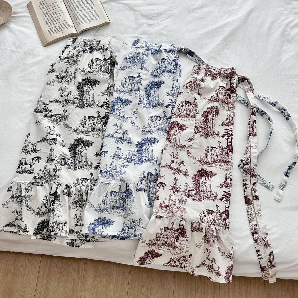 RETRO HALF LENGTH LANDSCAPE APRON_CWMM5834