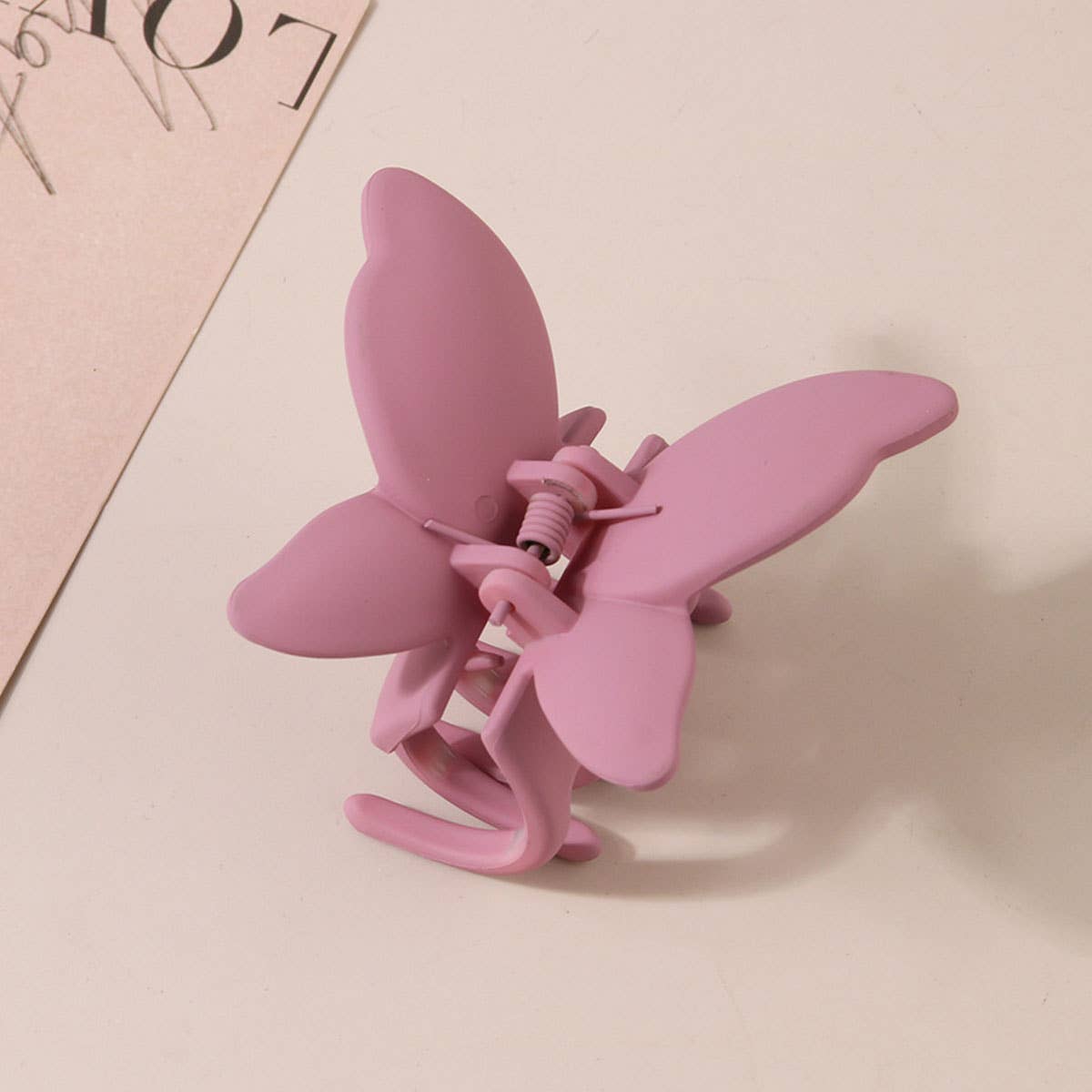 MATTE BUTTERFLY HAIR CLAW CLIP STRONG STYLISH_CWAHA0087