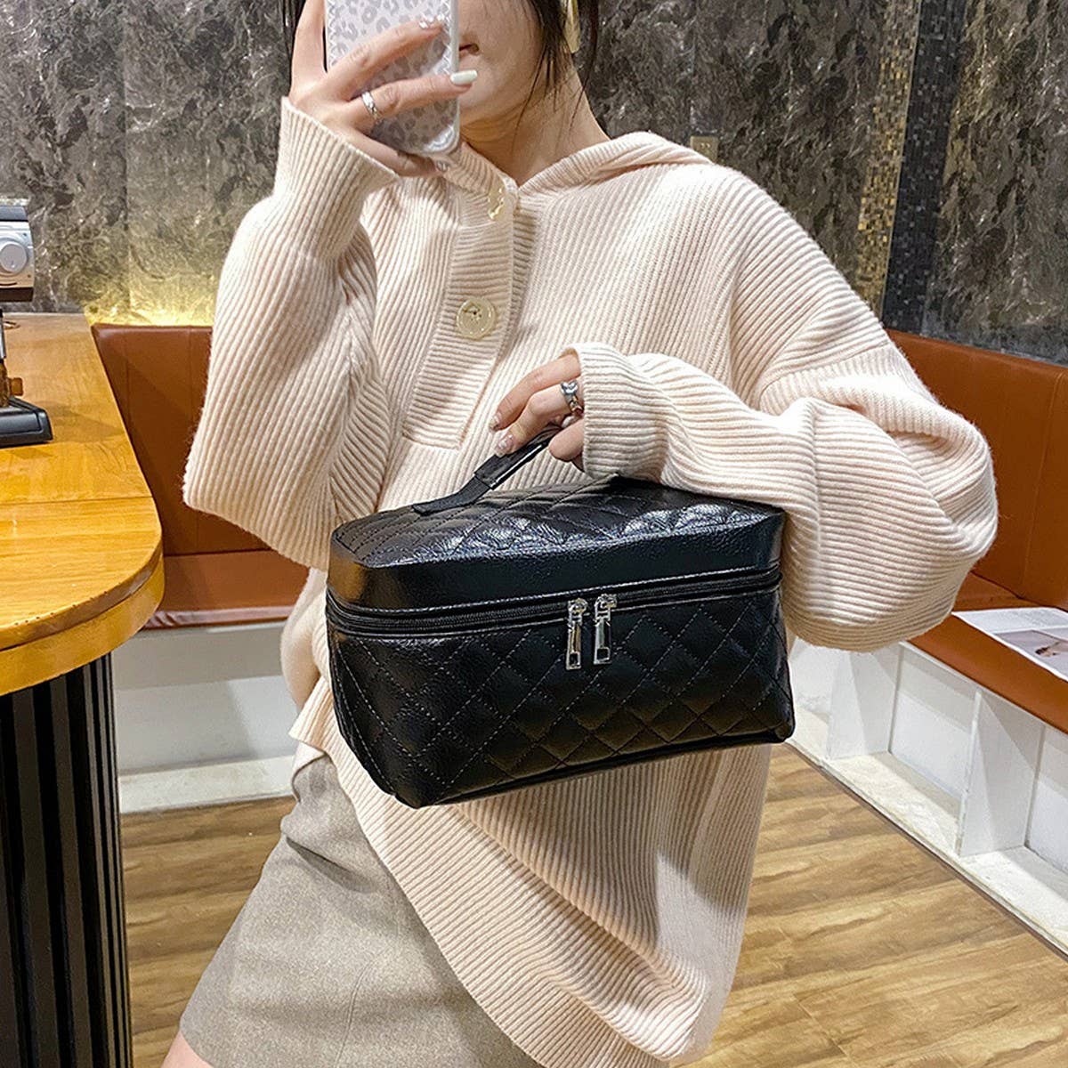 BLACK DIAMOND PATTERN LARGE CAPACITY COSMETIC BAG_CWAB4372