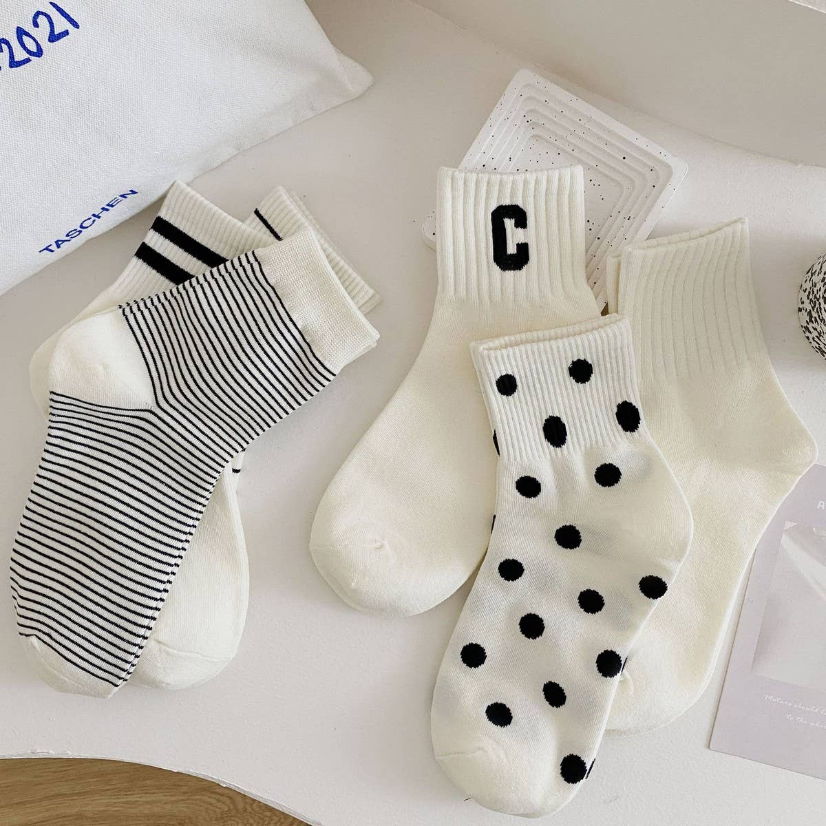 Women'S New White Striped Polka Dot Mid-Calf Socks_Cwms1350