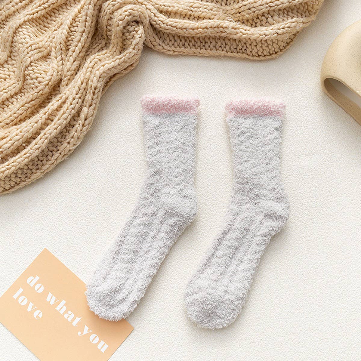 NON SHEDDING THICK SOLID COLOR MID TUBE SOCKS_CWMS0972