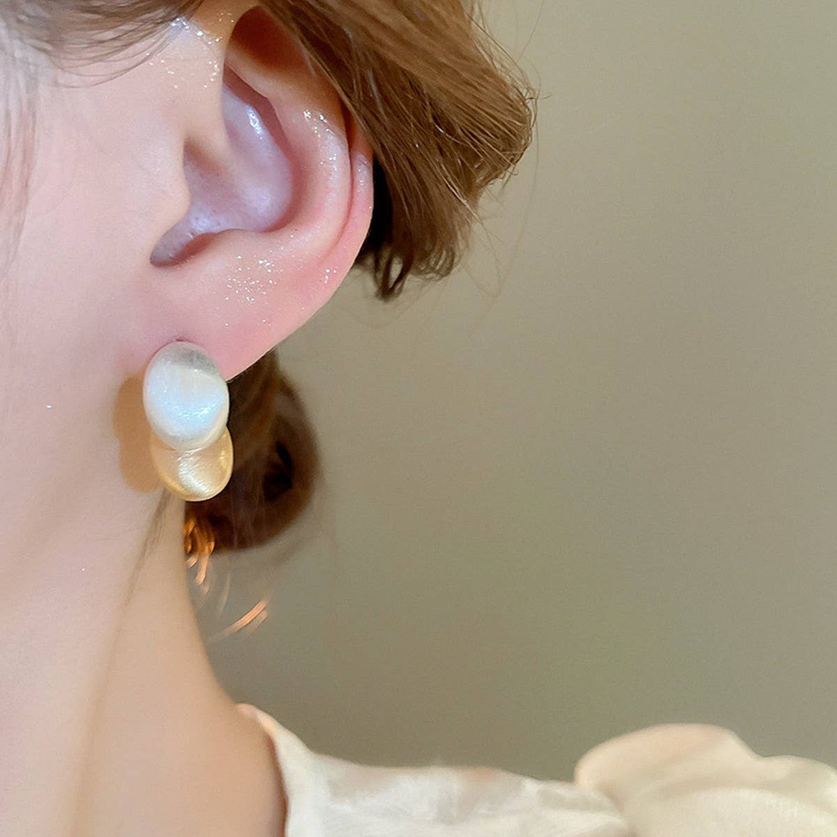 GEOMETRIC MINIMALIST AND LUXURIOUS STYLE EARRINGS_CWAJE2059