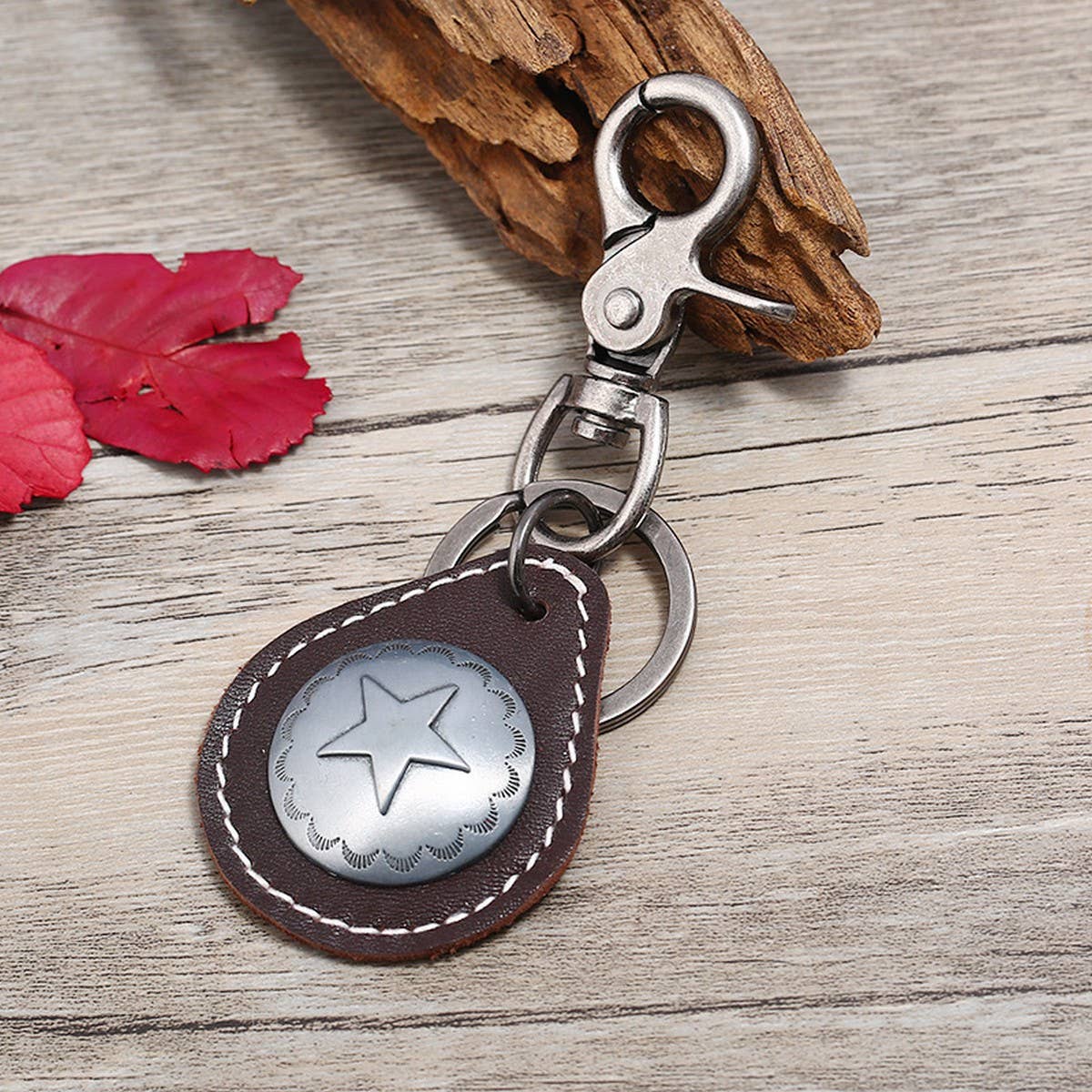 MENS FIVE POINTED STAR ALLOY COWHIDE KEYCHAIN_CWMM5035