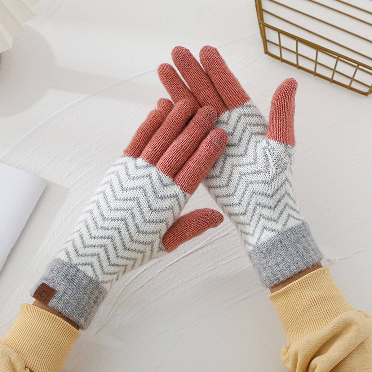 KNITTED FLEECE PLAID TOUCH SCREEN WARM GLOVES_CWAG0371