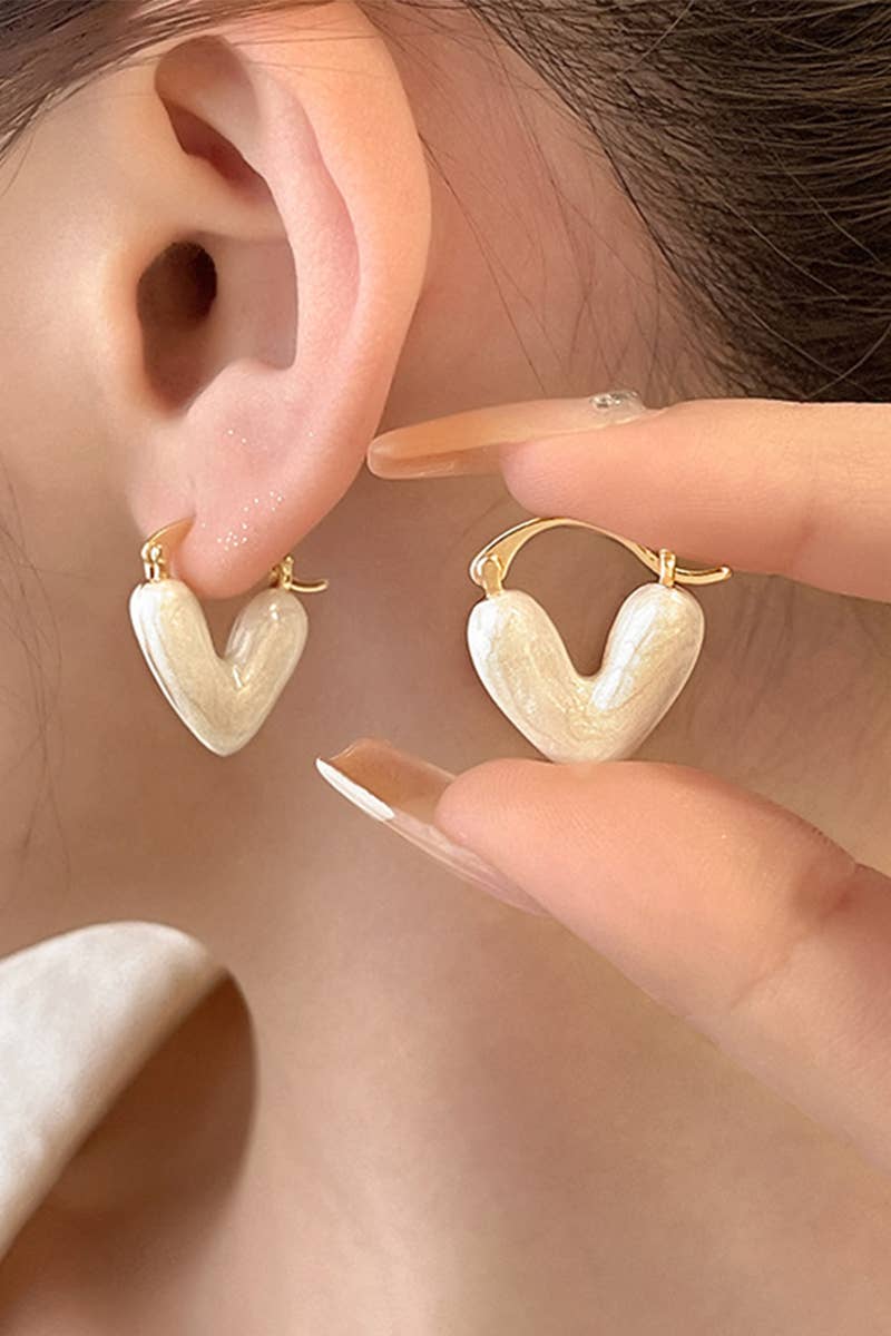 HEART DECOR HOOP EARRINGS_CWAJE0458