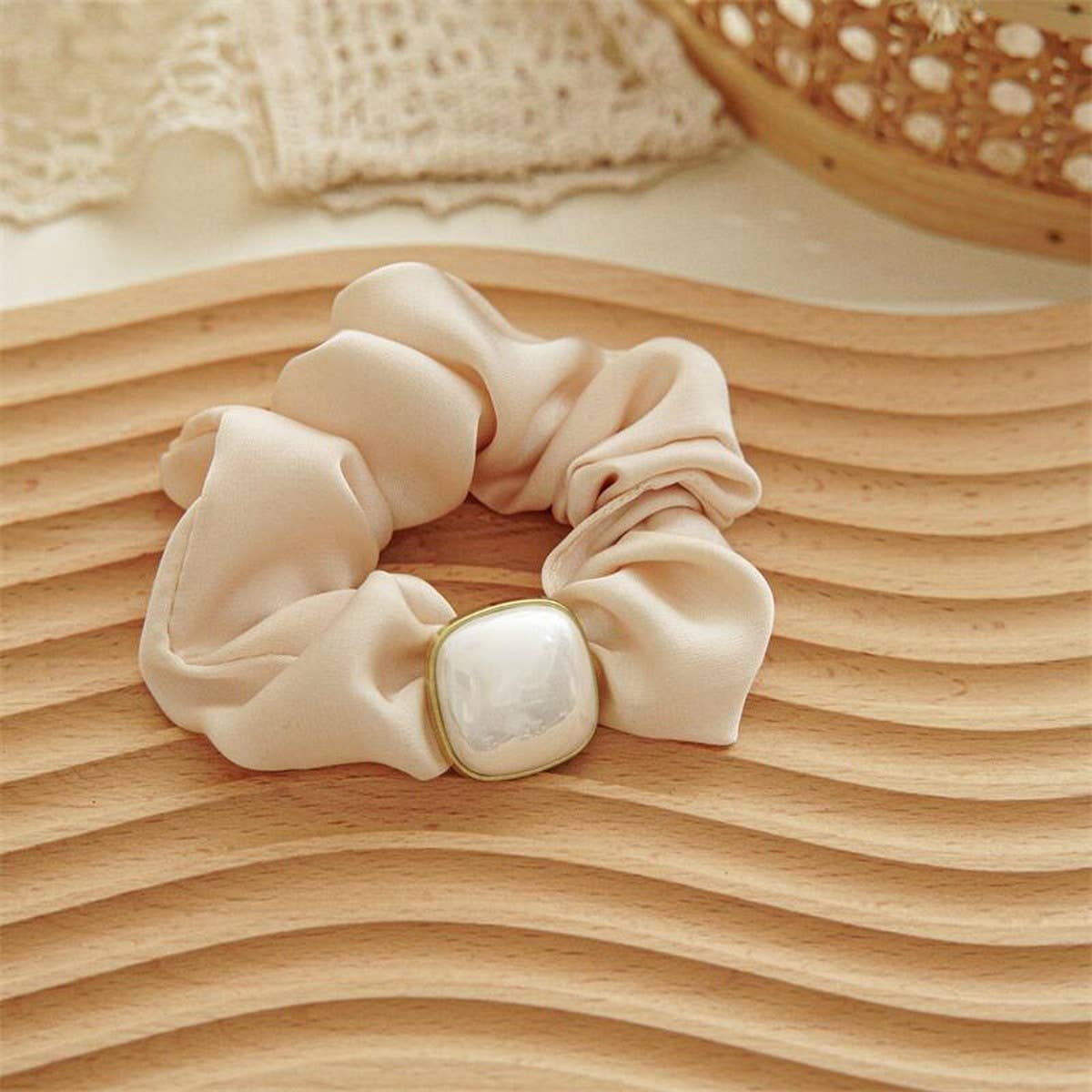 BEADED LARGE INTESTINE HAIR RING SCRUNCHIES_CWAHA2881
