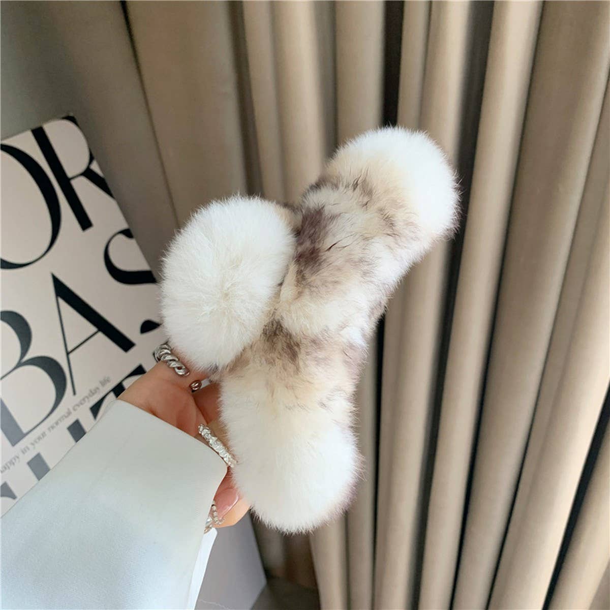 Large Rabbit Fur Hair Claw - Fluffy Winter Clip_Cwasc03146