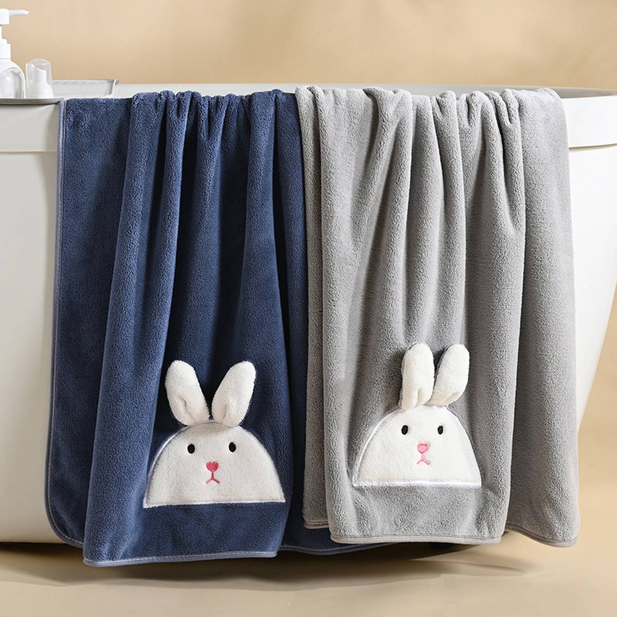 EMBROIDERED RABBIT CORAL FLEECE TOWEL_CWMM2324
