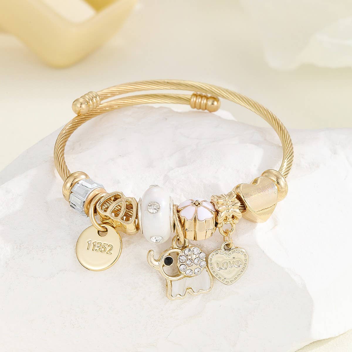 Trendy Stainless Steel Bracelet With Heart Charm_Cwmm8480
