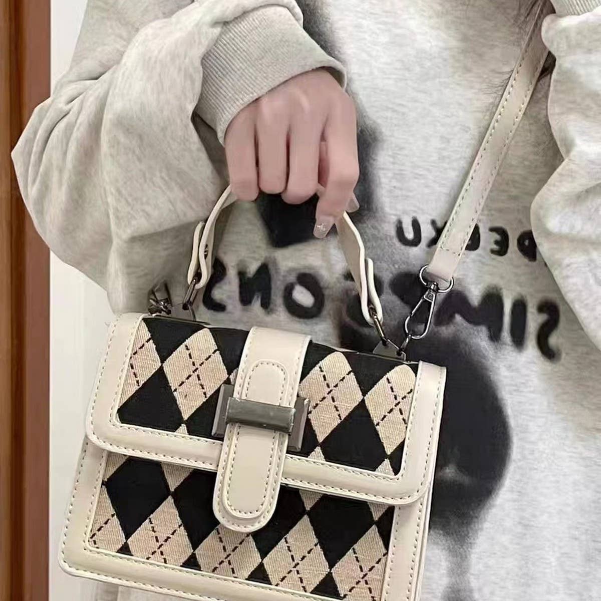 SMALL HIGH END FASHIONABLE CHAIN SHOULDER BAG_CWAB3440